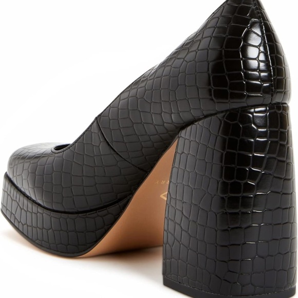 Katy Perry The Uplift Platform Pump - Picture 3 of 4